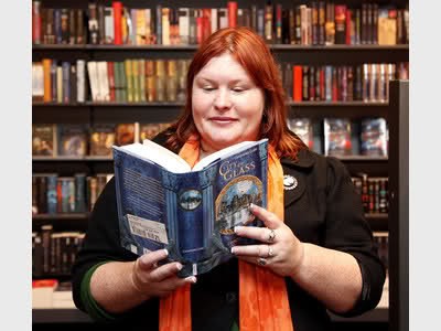 Cassandra Clare Fotoğrafları 5