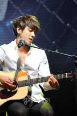 Jung Yong-Hwa Fotoğrafı