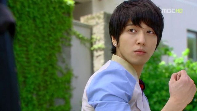 Jung Yong-Hwa Fotoğrafı