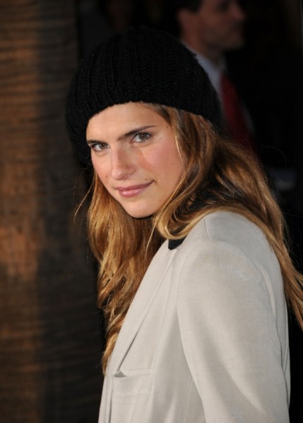 Lake Bell Fotoğrafı