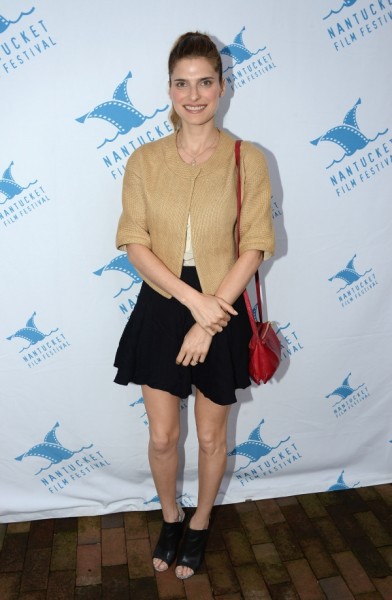 Lake Bell Fotoğrafı