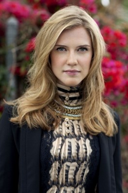 Sara Canning Fotoğrafı