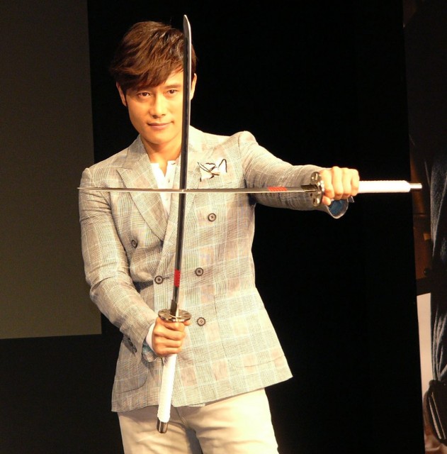 Lee Byung-hun Fotoğrafı