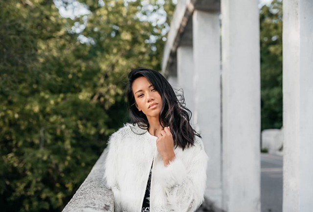 Elena Juatco Fotoğrafı