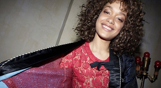 Britne Oldford Fotoğrafı