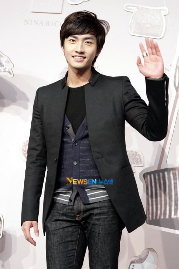 Min-hyun Baek Fotoğrafı