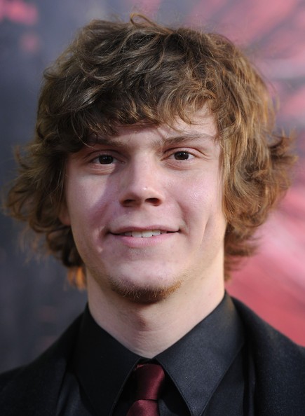 Evan Peters Fotoğrafları 6