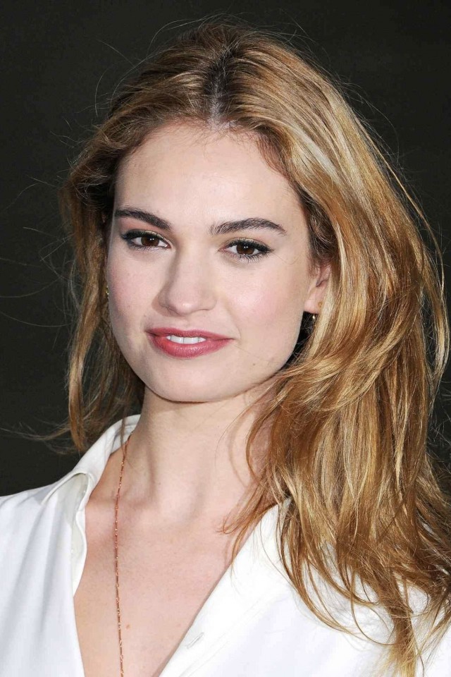 Lily James Fotoğrafı