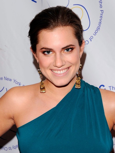Allison Williams Fotoğrafı