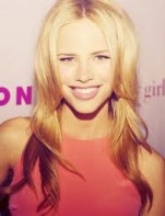 Halston Sage Fotoğrafı