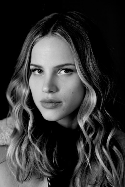 Halston Sage Fotoğrafları 47