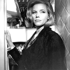 Honor Blackman Fotoğrafları 8