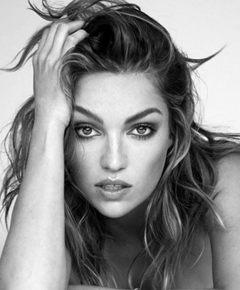 Lili Simmons Fotoğrafları 24