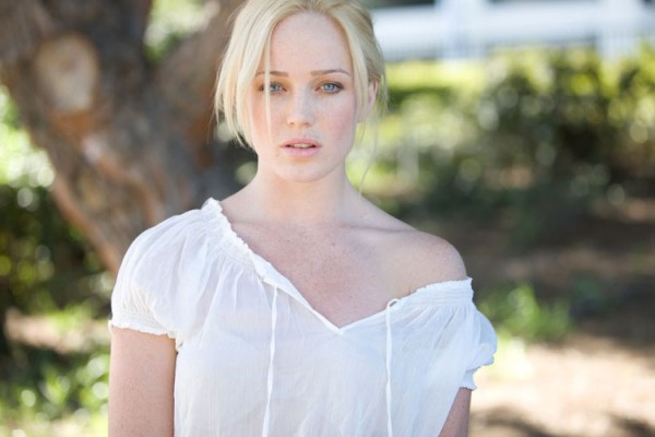 Caity Lotz Fotoğrafı