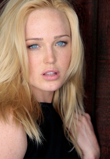 Caity Lotz Fotoğrafı