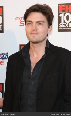 Tom Burke Fotoğrafları 7