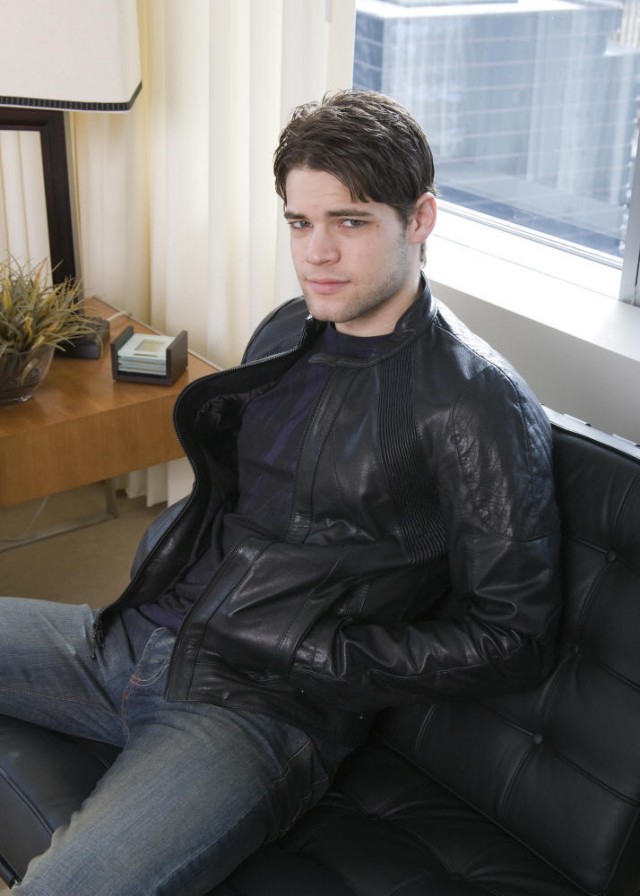 Jeremy Jordan Fotoğrafı