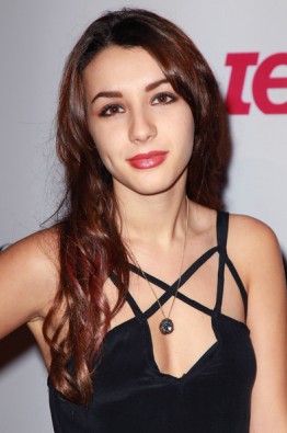 Hannah Marks Fotoğrafları 5