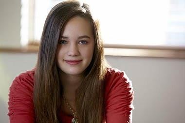 Mary Mouser Fotoğrafları 1