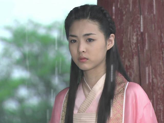 Lee Yeon-Hee Fotoğrafı