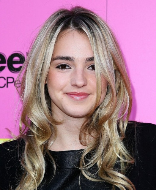 Katelyn Tarver Fotoğrafı