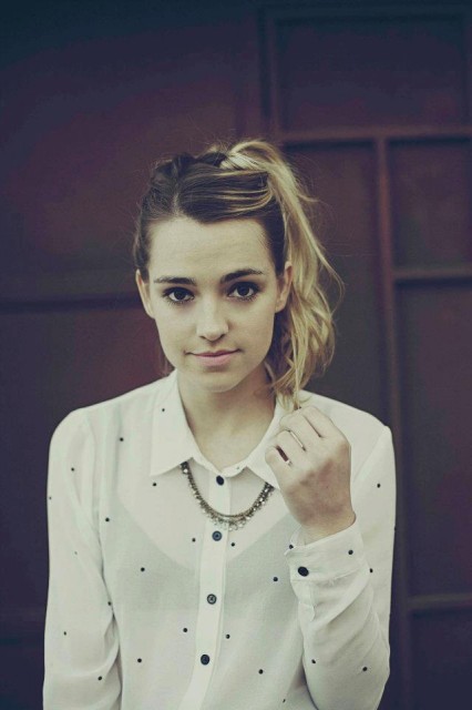 Katelyn Tarver Fotoğrafı
