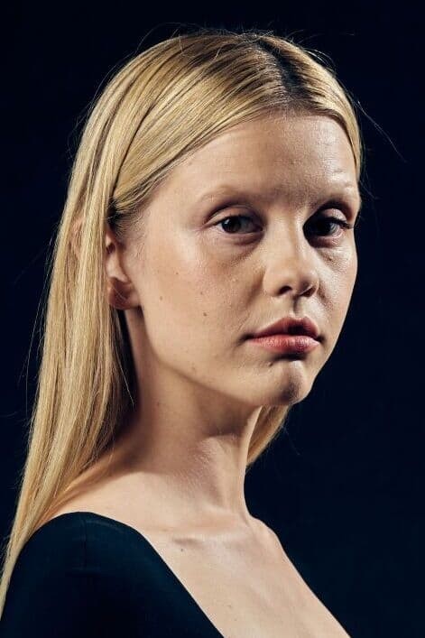Mia Goth Fotoğrafı