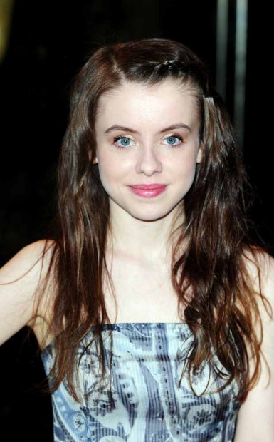 Rosie Day Fotoğrafları 8