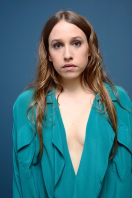 Sarah Sutherland Fotoğrafı