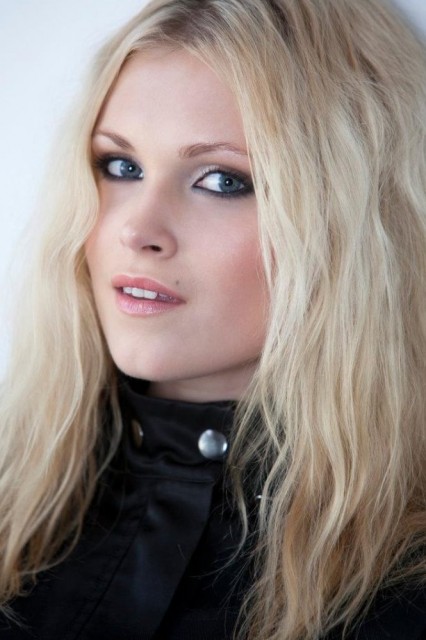 Eliza Taylor Fotoğrafı