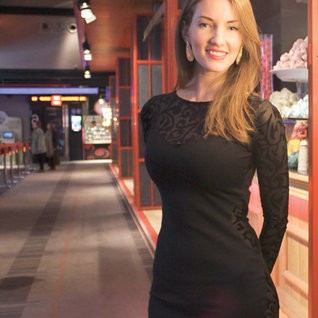 Angela Anson Fotoğrafı
