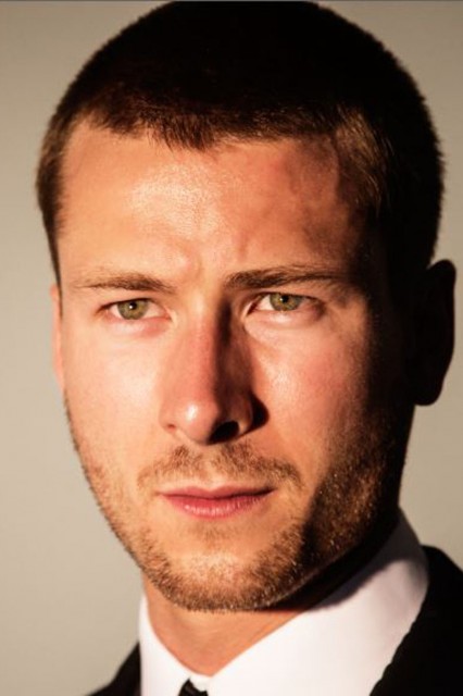 Glen Powell Fotoğrafı