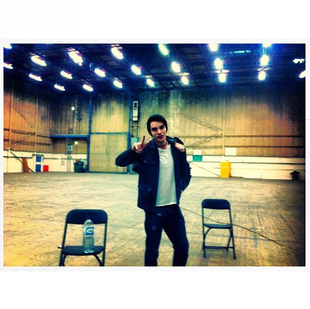 Dominic Sherwood Fotoğrafı