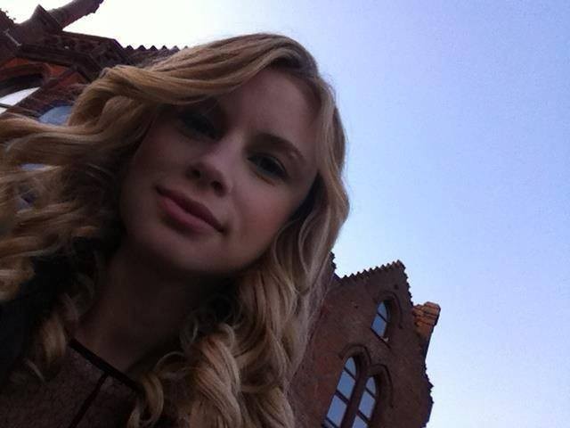 Lucy Fry Fotoğrafları 28