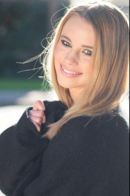 Lucy Fry Fotoğrafı