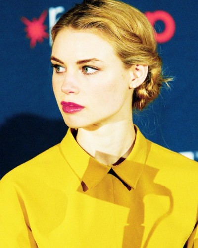 Lucy Fry Fotoğrafı
