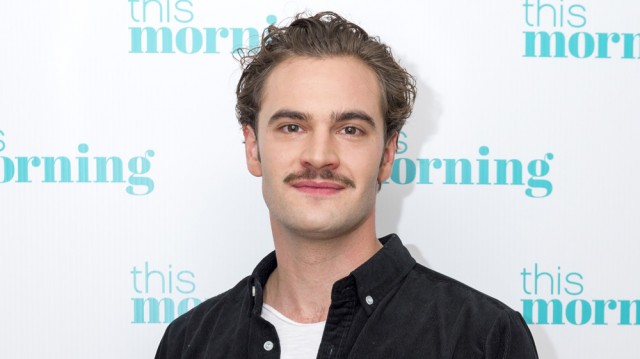 Tom Bateman Fotoğrafı