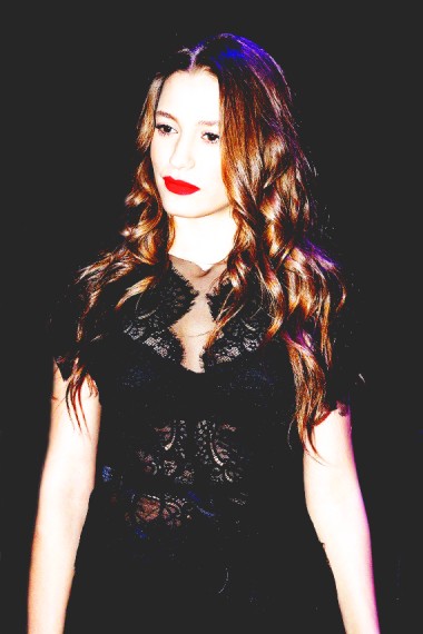 Serenay Sarıkaya Fotoğrafı
