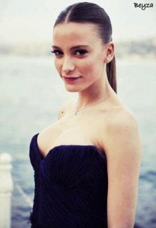 Serenay Sarıkaya Fotoğrafı