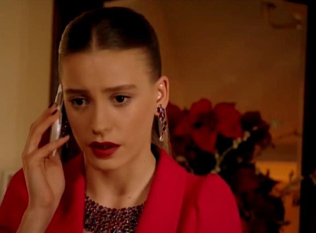 Serenay Sarıkaya Fotoğrafı