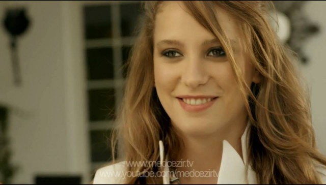 Serenay Sarıkaya Fotoğrafı