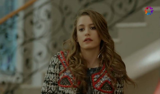 Serenay Sarıkaya Fotoğrafı