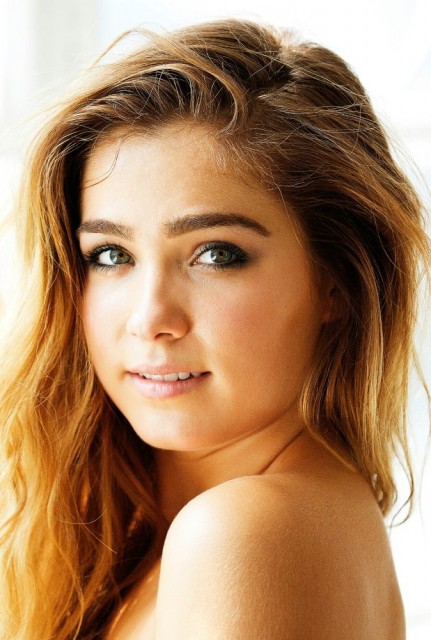 Haley Lu Richardson Fotoğrafı
