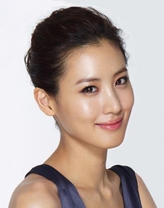 Claudia Kim Fotoğrafı