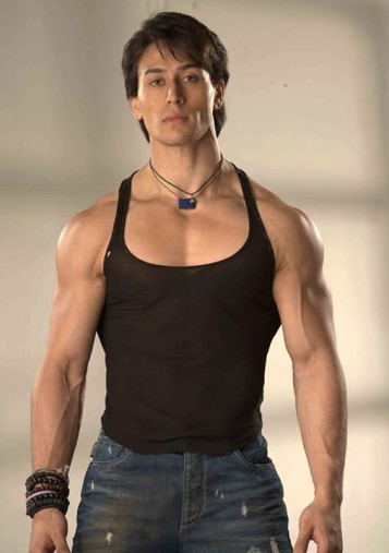 Tiger Shroff Fotoğrafları 21