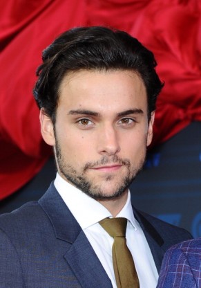 Jack Falahee Fotoğrafı