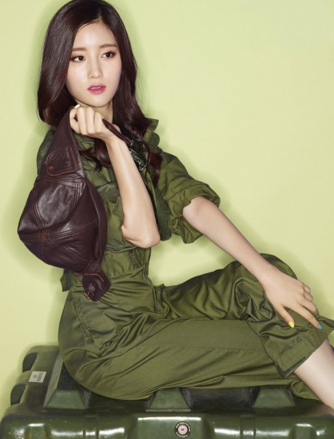 Shin Ji-soo (i) Fotoğrafı