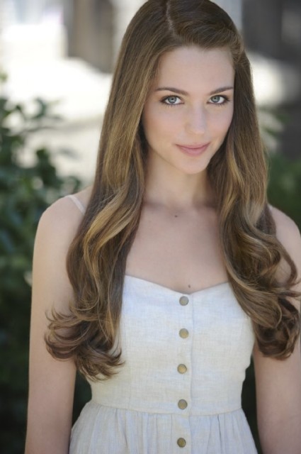 Jessica Rothe Fotoğrafı