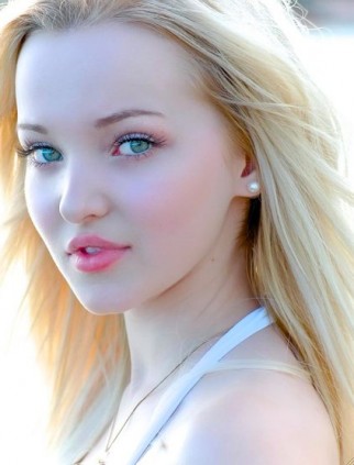 Dove Cameron Fotoğrafları 136