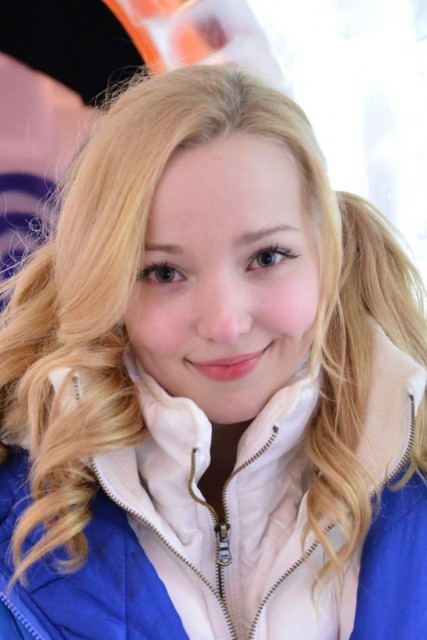 Dove Cameron Fotoğrafları 155